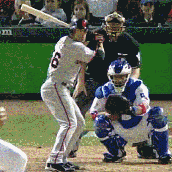 AndresTorres_10.10.30_WS_Game3_CF_HR_ToRF_R.gif